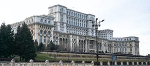 Illustration for the “Capital City” section of the Romania guide
