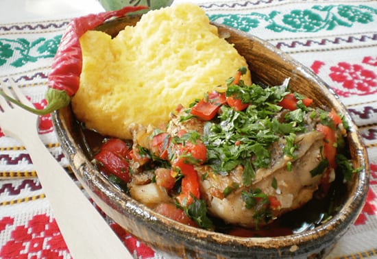 Illustration for the “Famous dishes” section of the Romania guide